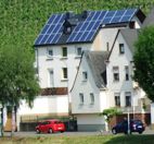 solar panels on a house in the Mosel Valley(photo-Hirom)
